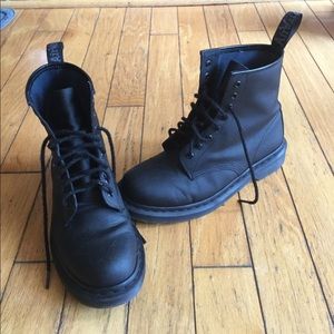 COPY - Men’s doc martens!